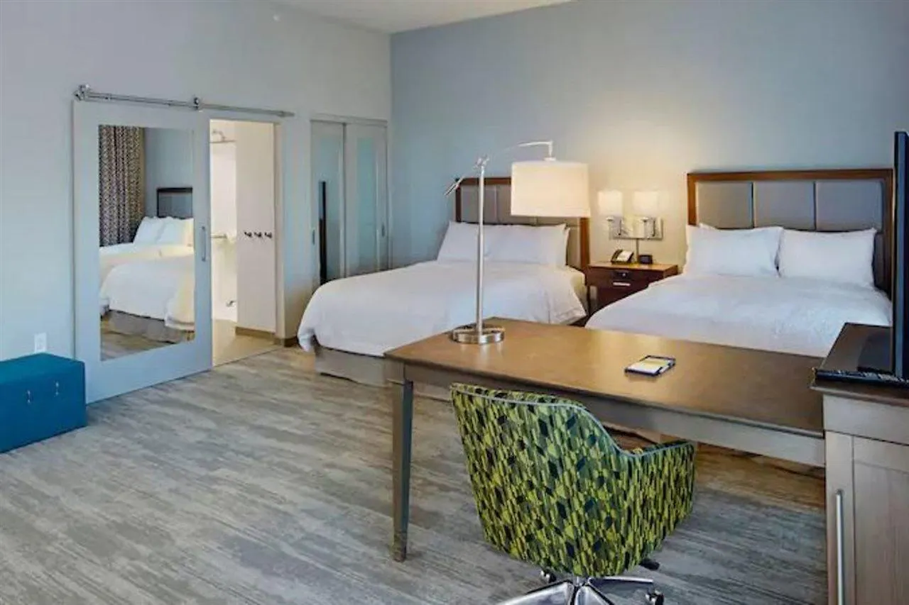 Hampton Inn & Suites Sacramento At Csus Hotel
