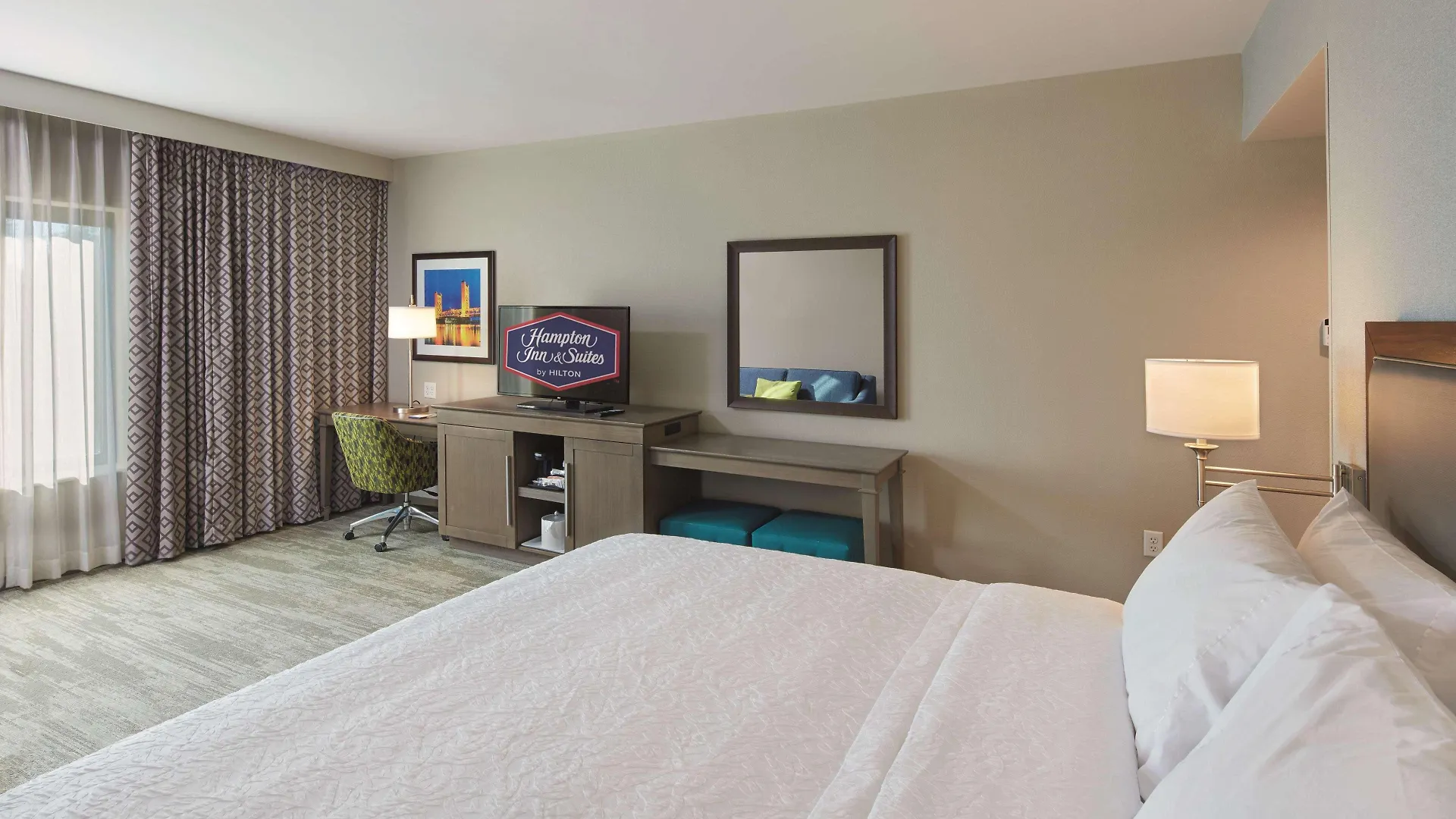 Hampton Inn & Suites Sacramento At Csus Hotel