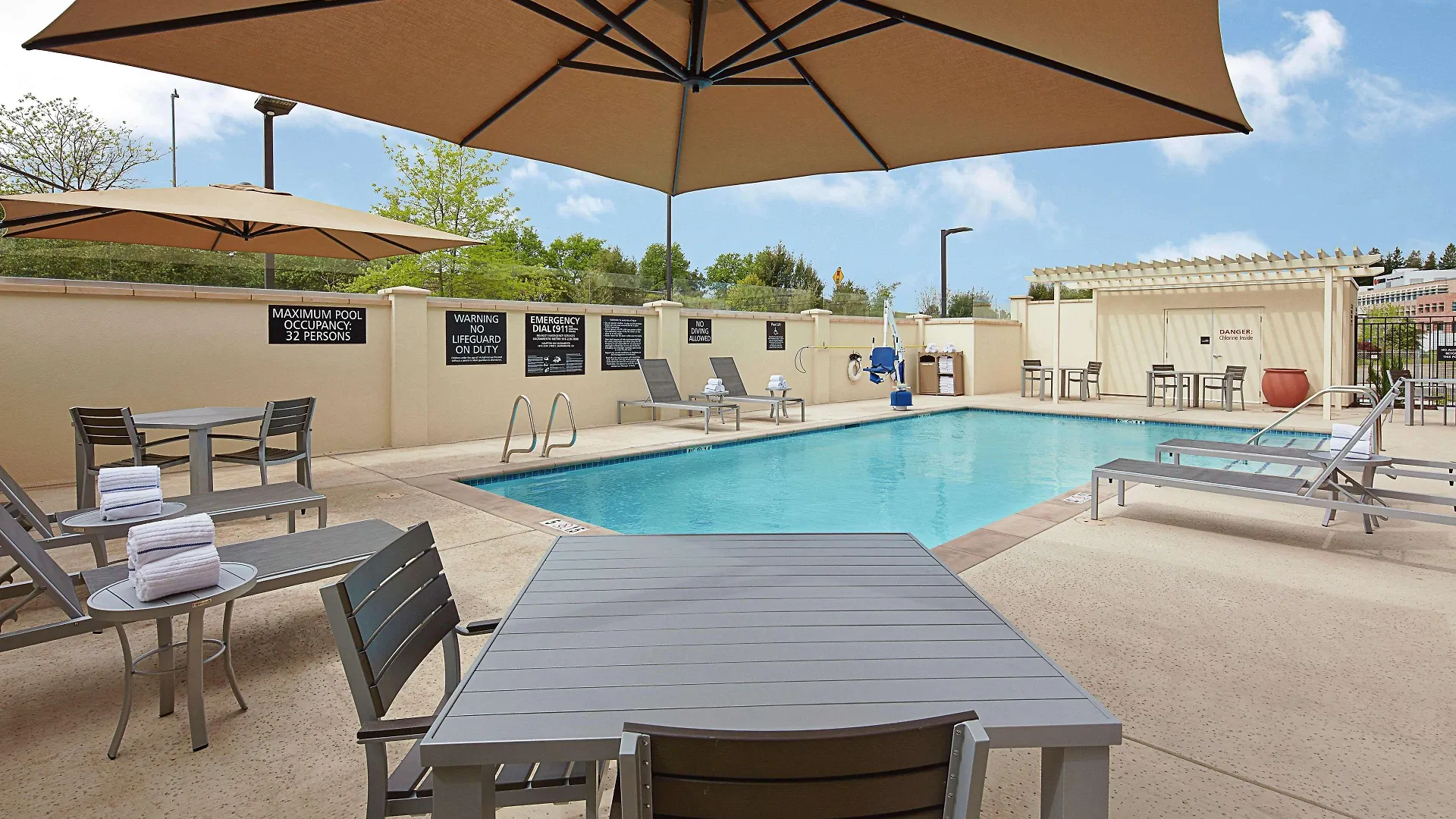 Hampton Inn & Suites Sacramento At Csus Hotel