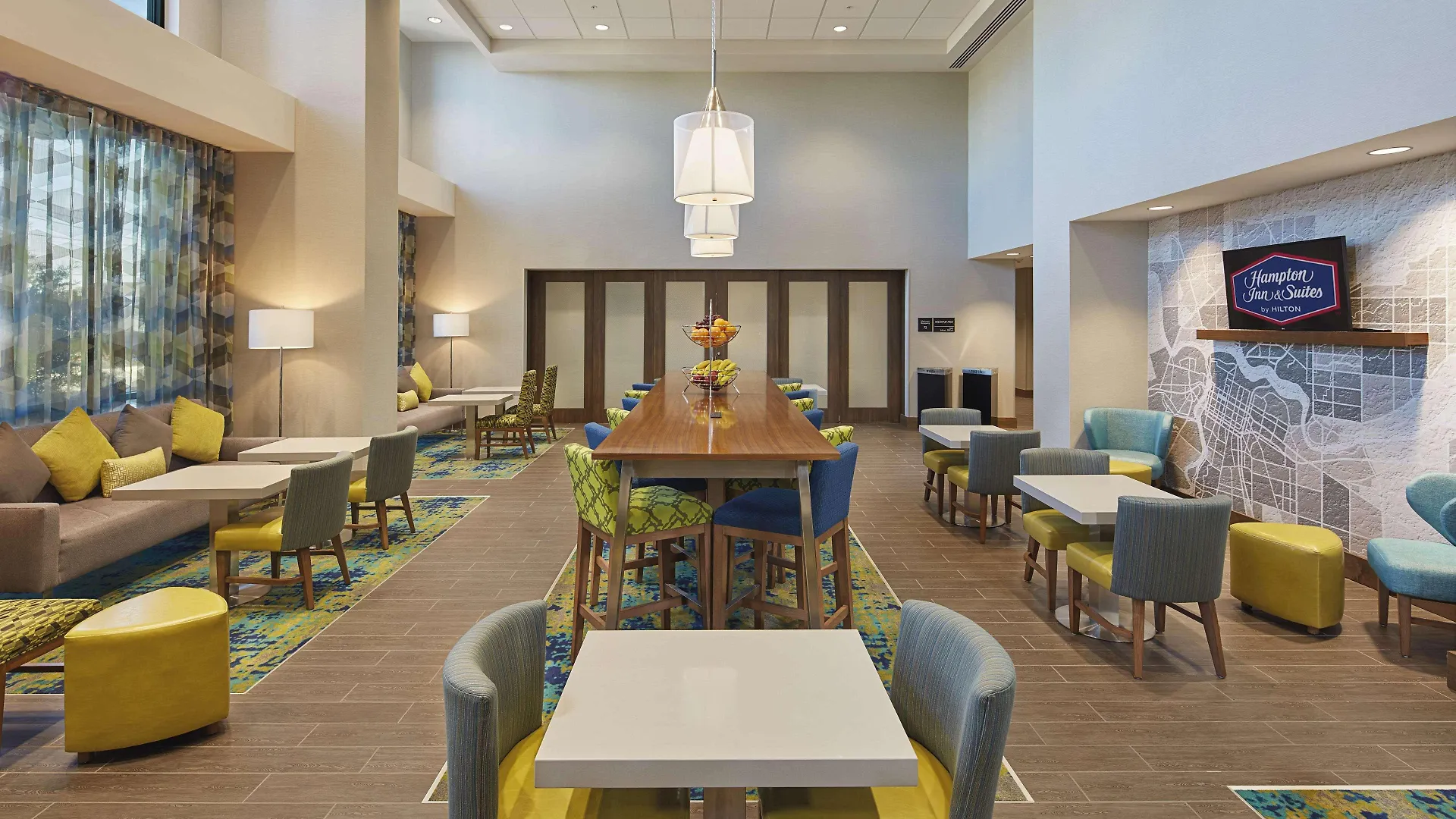 Hampton Inn & Suites Sacramento At Csus Hotel
