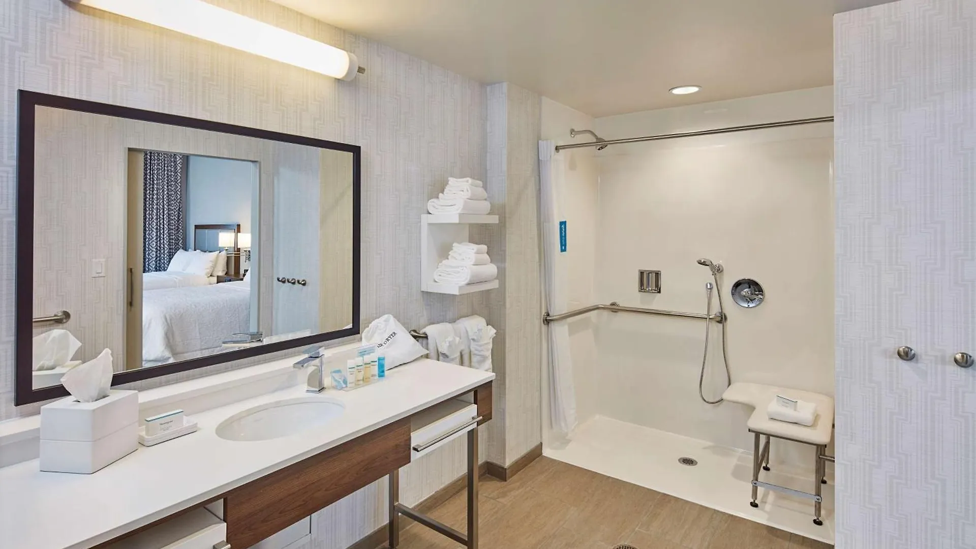 Hampton Inn & Suites Sacramento At Csus 3*,