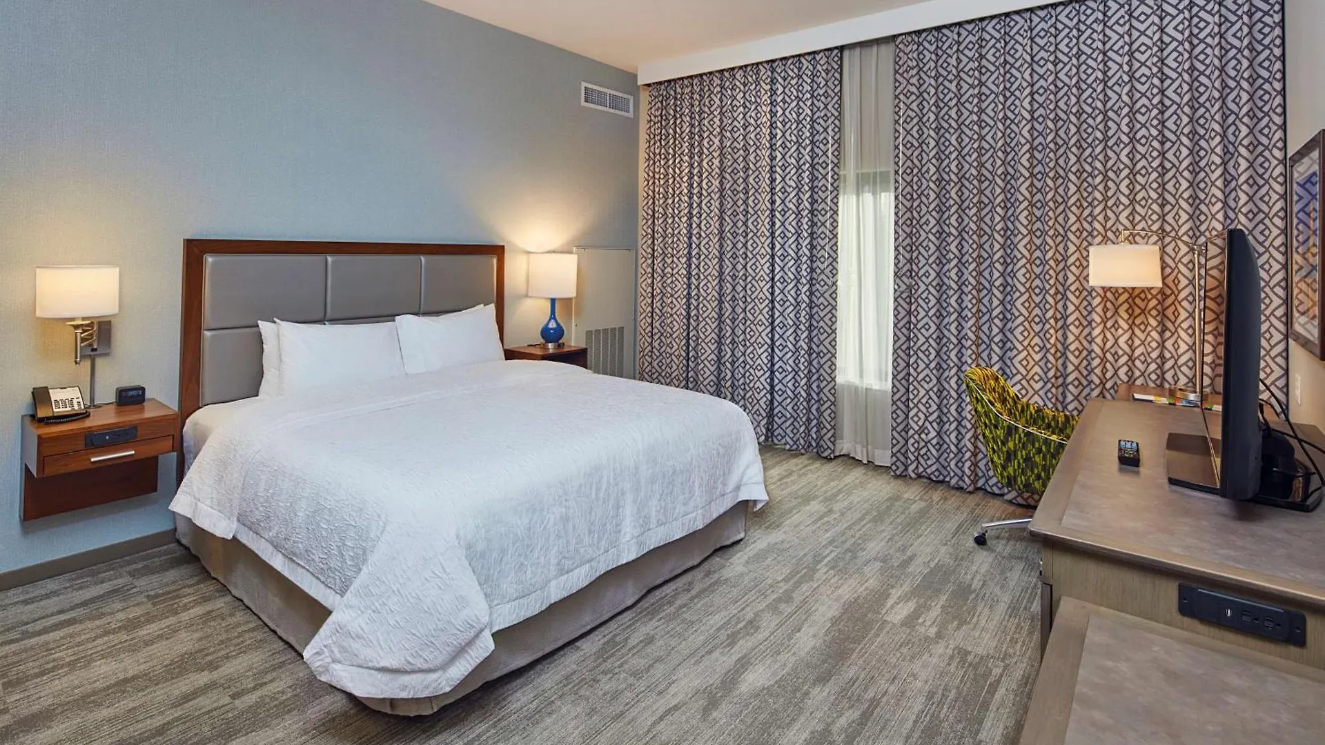 Hampton Inn & Suites Sacramento At Csus